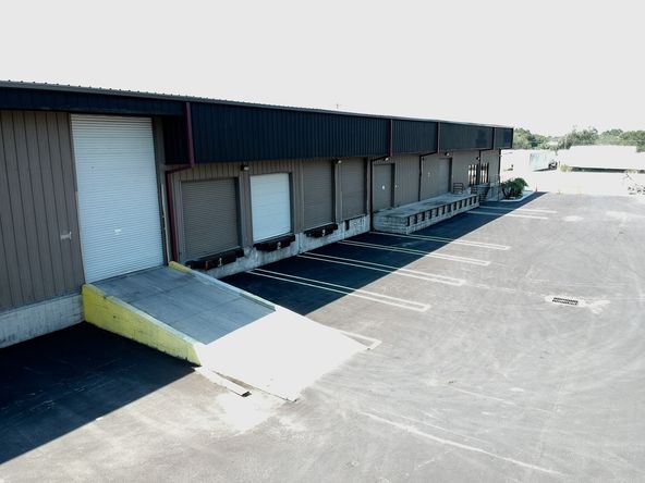 Premier Industrial Flex Space for Lease: 2021 N 40th St, Tampa, FL 33605